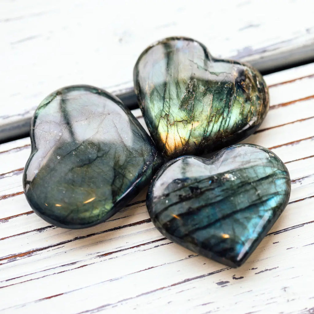 Labradorite Vertus : pour qui est faite cette pierre de protection ?