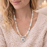 Mâlâ 108 perles d'Amazonite porté en collier